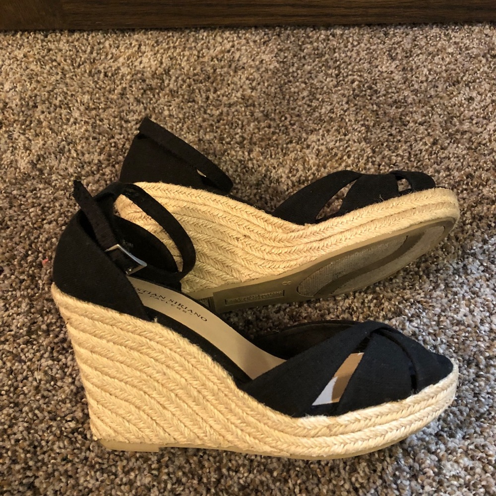 Black Wedges